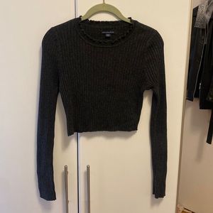 Cropped grey sweater